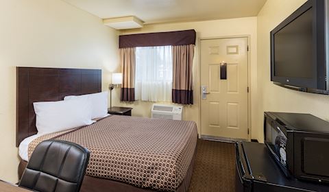 One Double Bed at Key Inn and Suites, Tustin