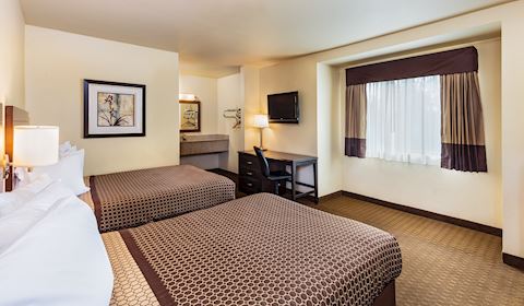 Two Queen Beds at Key Inn and Suites, Tustin