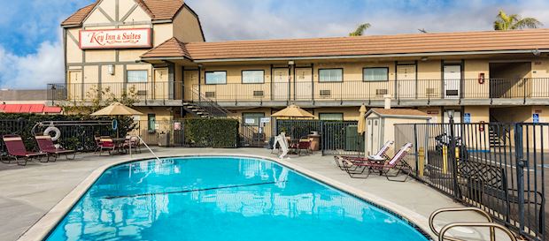 Tustin Hotel, California Special Packages